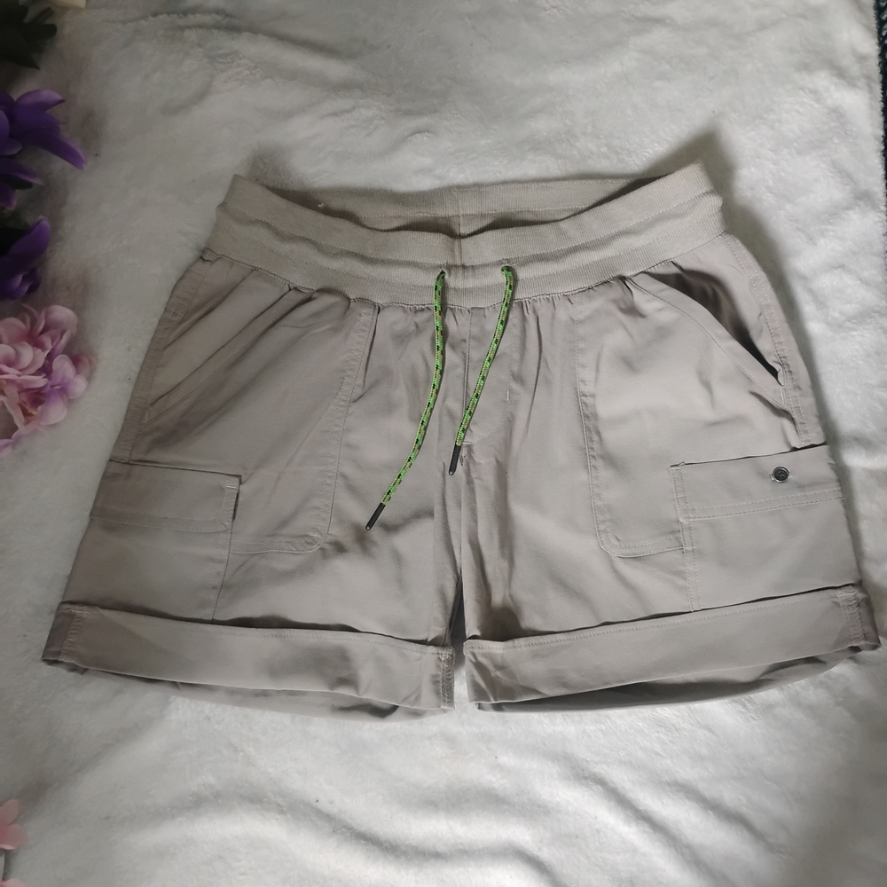 Columbia Women's Beige Cargo Shorts